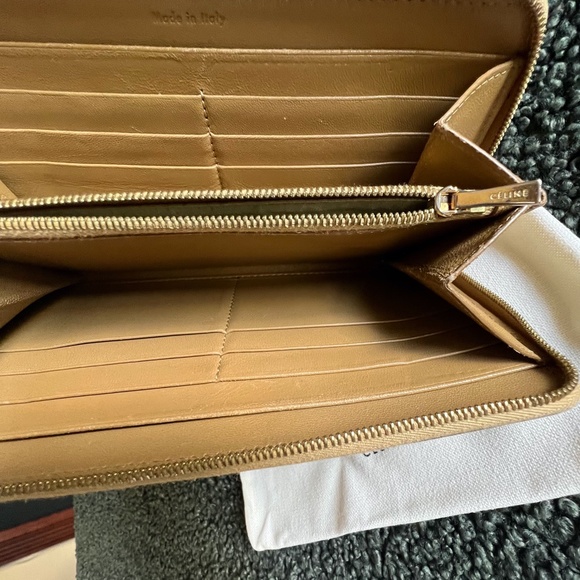 Celine | Multifunction Zip Wallet Tan and Burgundy - Picture 7 of 12